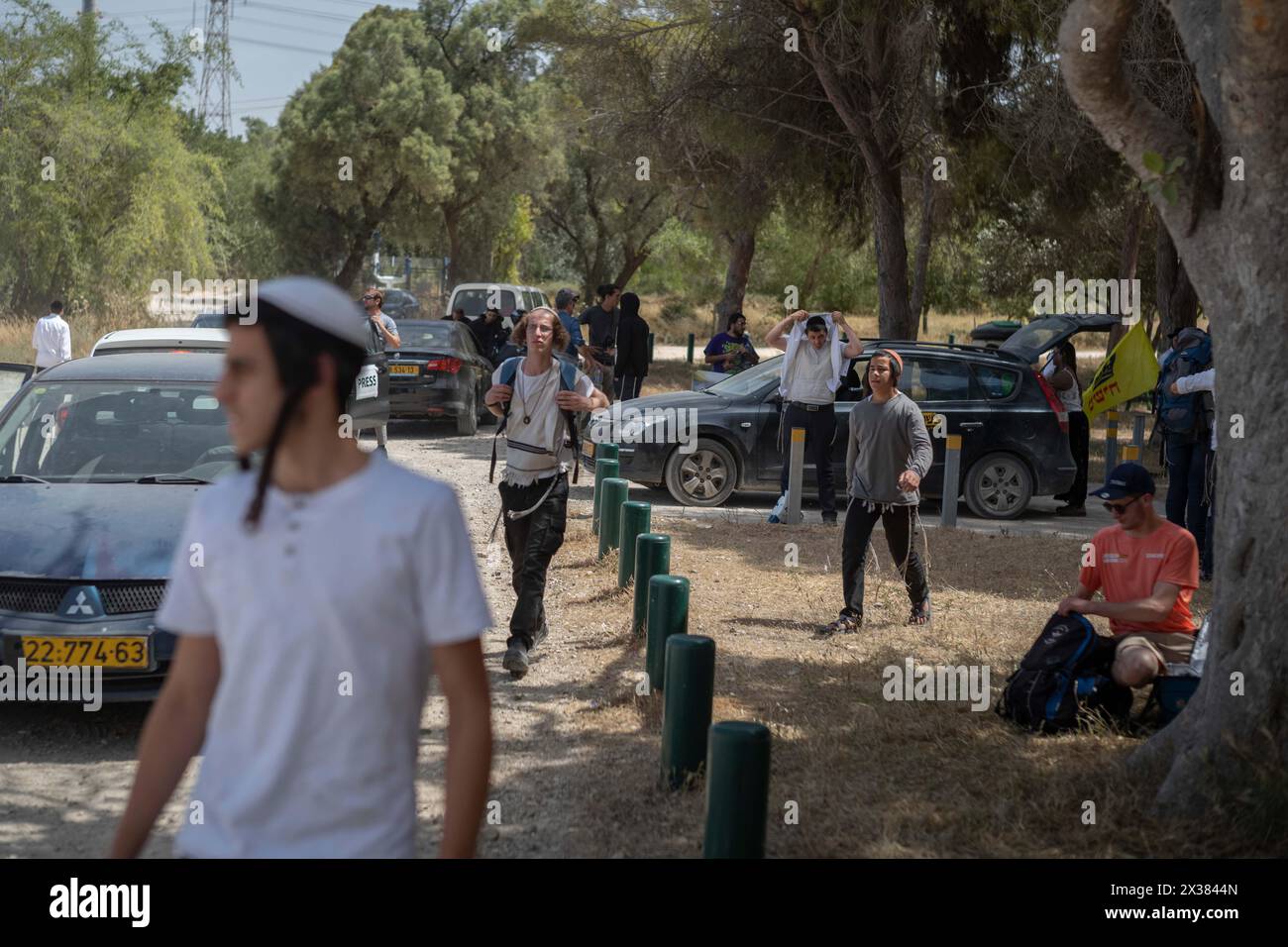 Zikim, Israel. 25th Apr, 2024. Israeli right-wing activists take part ...