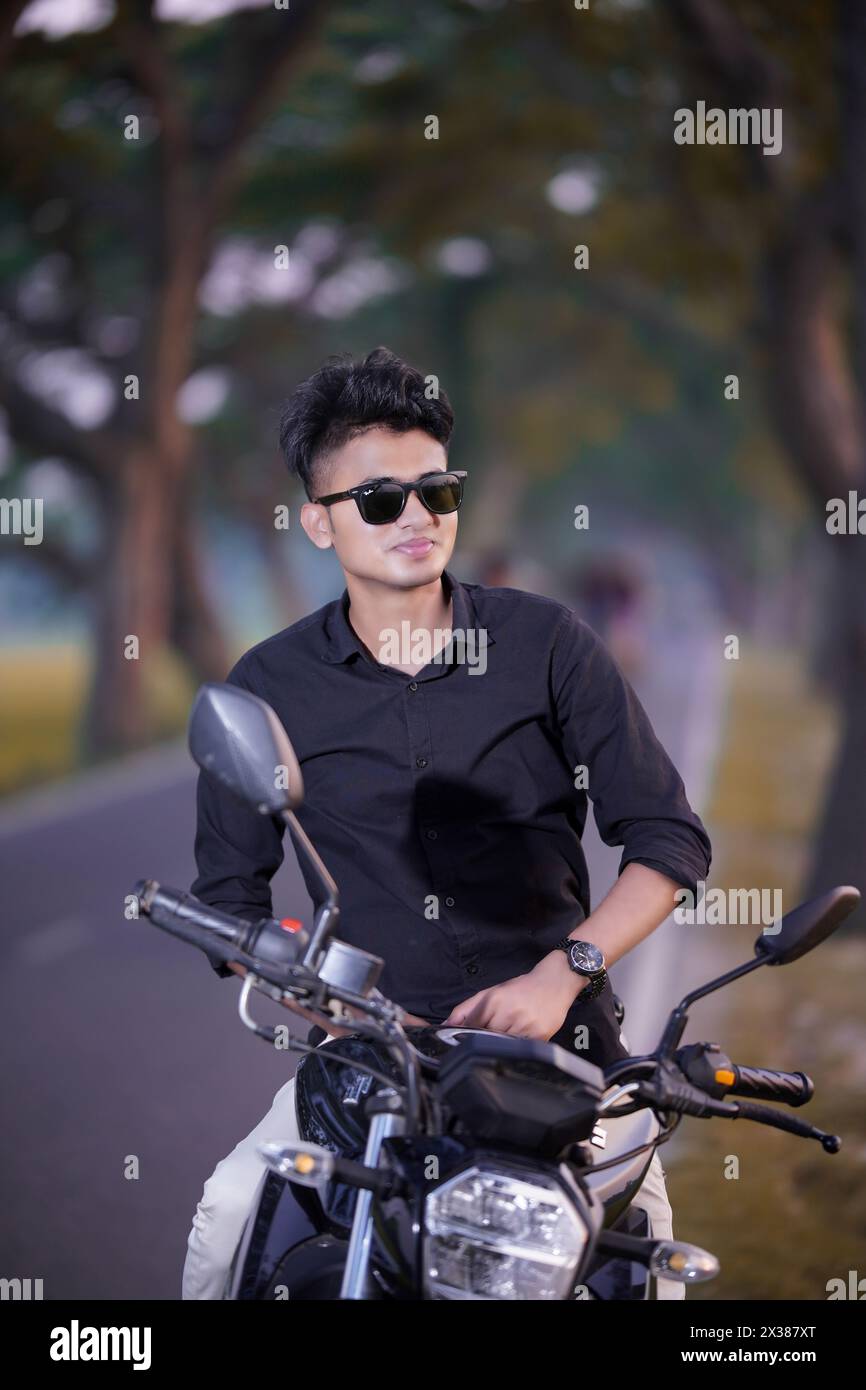870+ Bangladeshi Celebrity Robiul Islam Pailot & Tiktok Star Images | Download Best Robiul Islam Pailot Pictures on Alamy Stock Photo