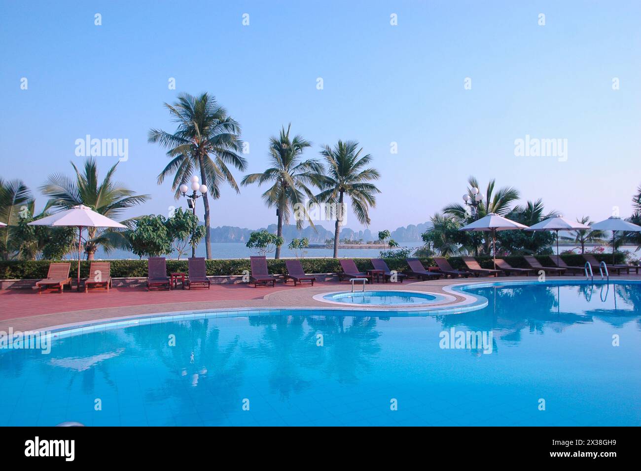 View cảnh tuyệt đẹp Tuần Châu Resort. Beautiful view at Tuan Chau Resort. 团洲度假村的美丽景色 Stock Photo