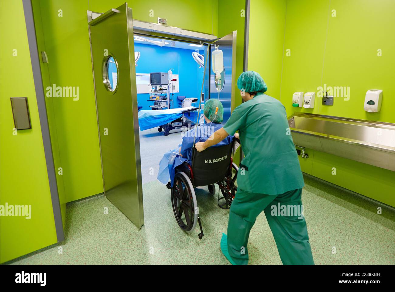 Transfer the patient to the operating room, Ambulatory Surgery, Hospital Donostia, San Sebastian, Gipuzkoa, Basque Country, Spain Stock Photo