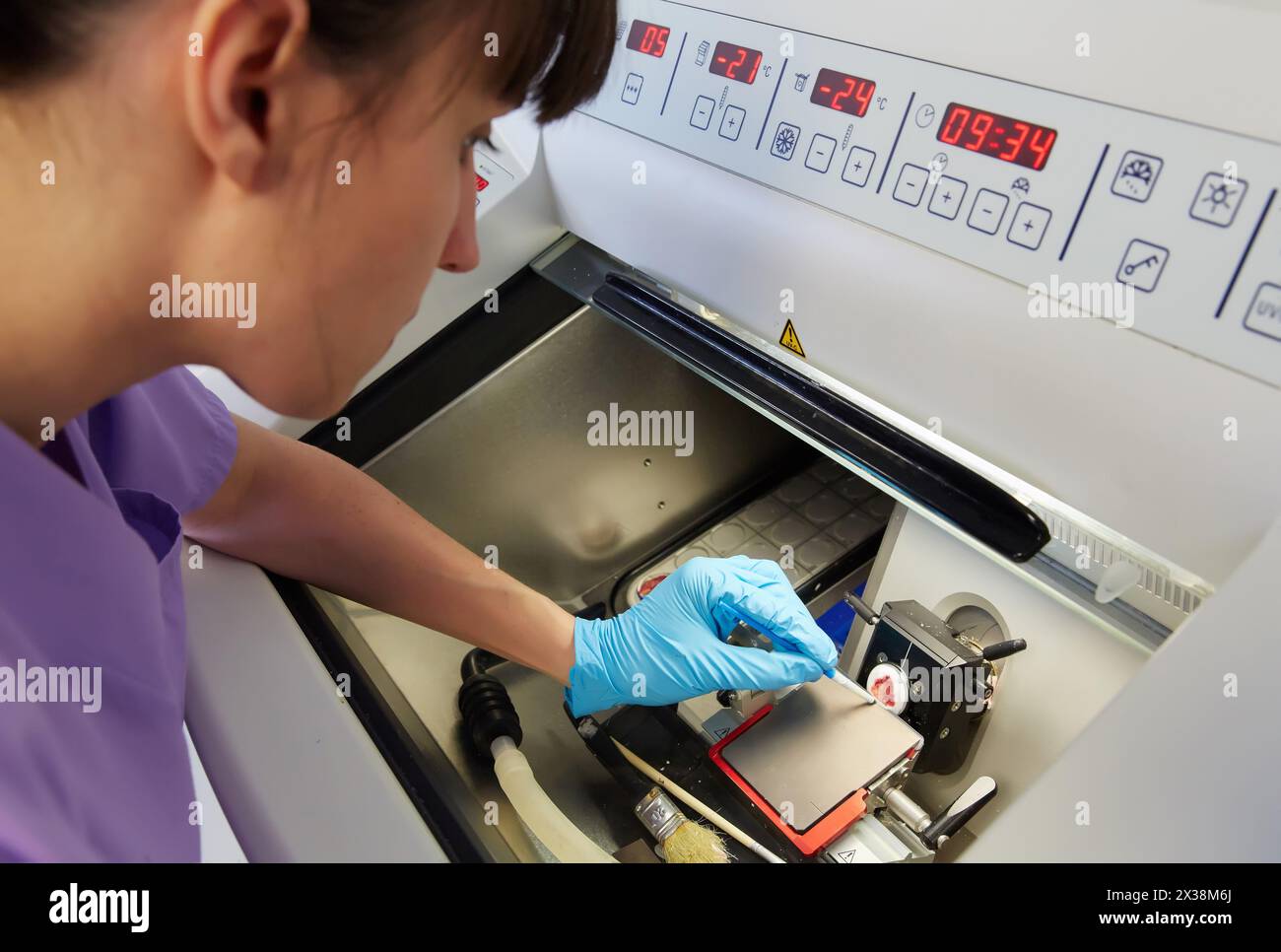 Cryostat for Standard Applications in the Clinical Histopathology ...