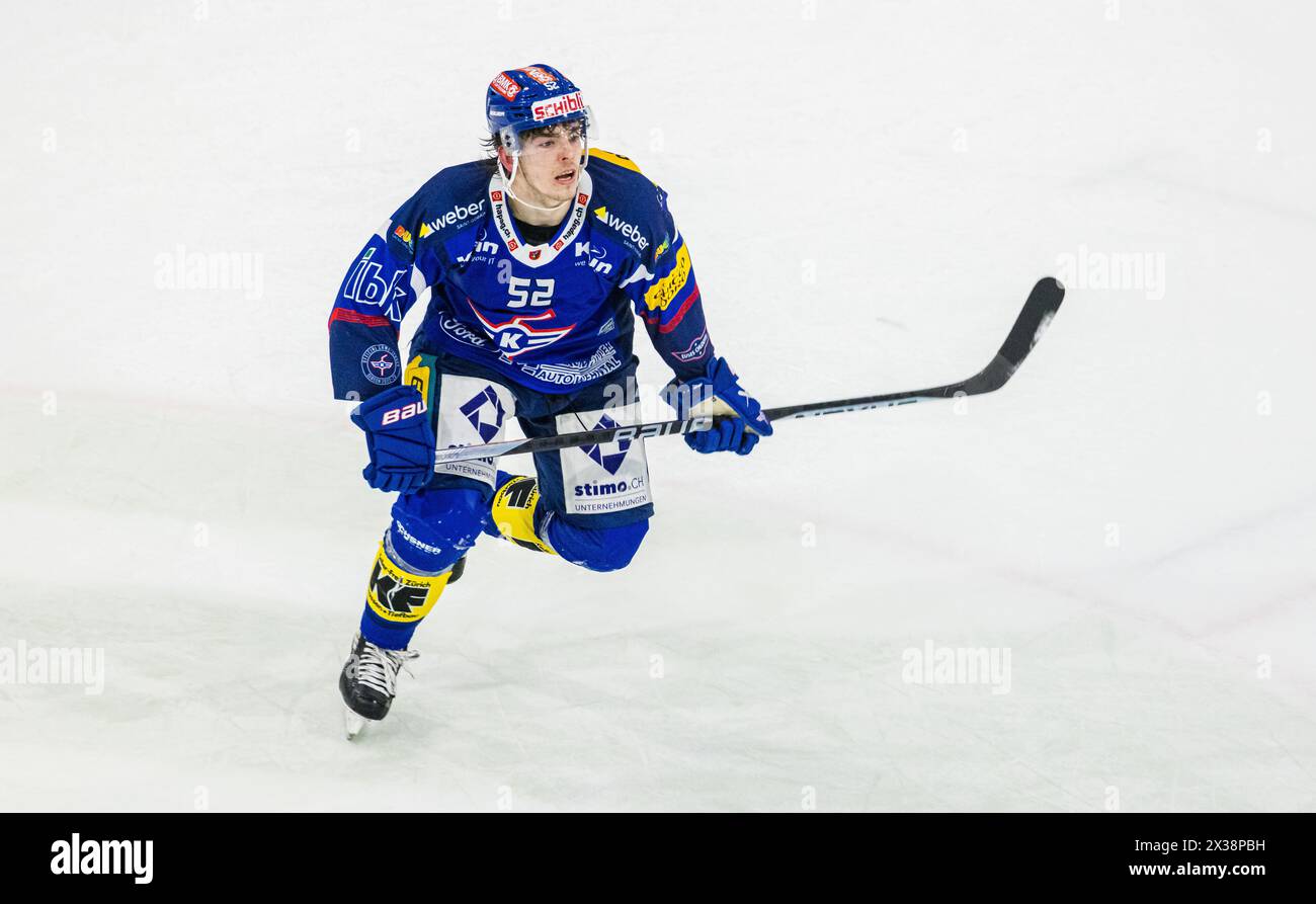 EHC Kloten Verteidiger #52 Jesper Peltonen während dem Spiel gegen den Lausanne HC in der Stimo Arena. (Kloten, Schweiz, 24.02.2023) Stock Photo