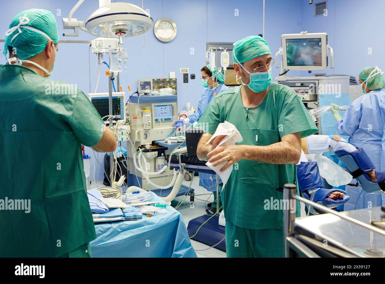 Operating room, Prostate cancer robotic surgery, Da Vinci surgical robot, Urology, Hospital Donostia, San Sebastian, Gipuzkoa, Basque Country, Spain Stock Photo