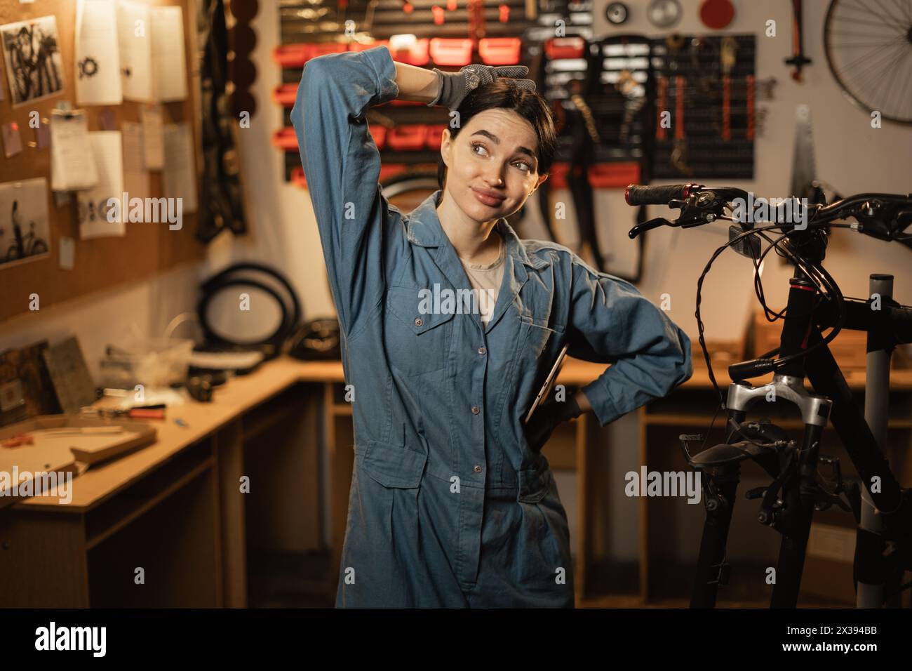 Bicycle shop girl hi res stock photography and images Page 13 Alamy