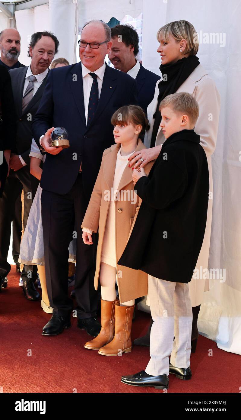 Hamburg, Germany. 25th Apr, 2024. Prince Albert II of Monaco (l) and