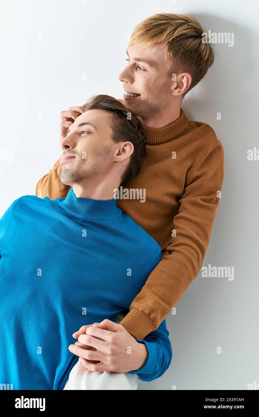 Two men sharing lifestyle one hi-res stock photography and images - Alamy