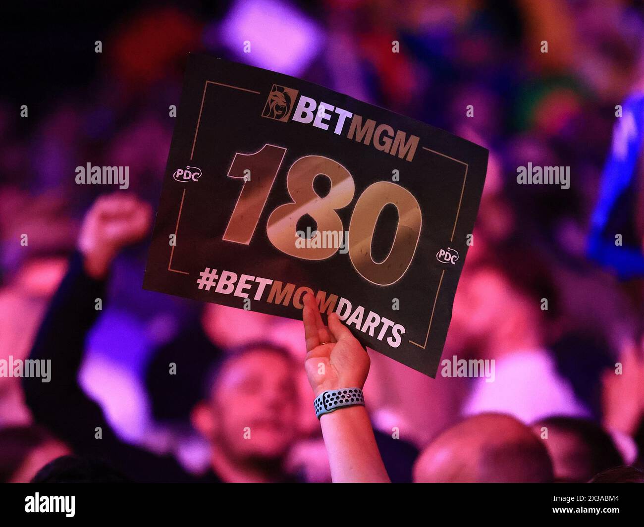Darts 180 sign hi-res stock photography and images - Alamy