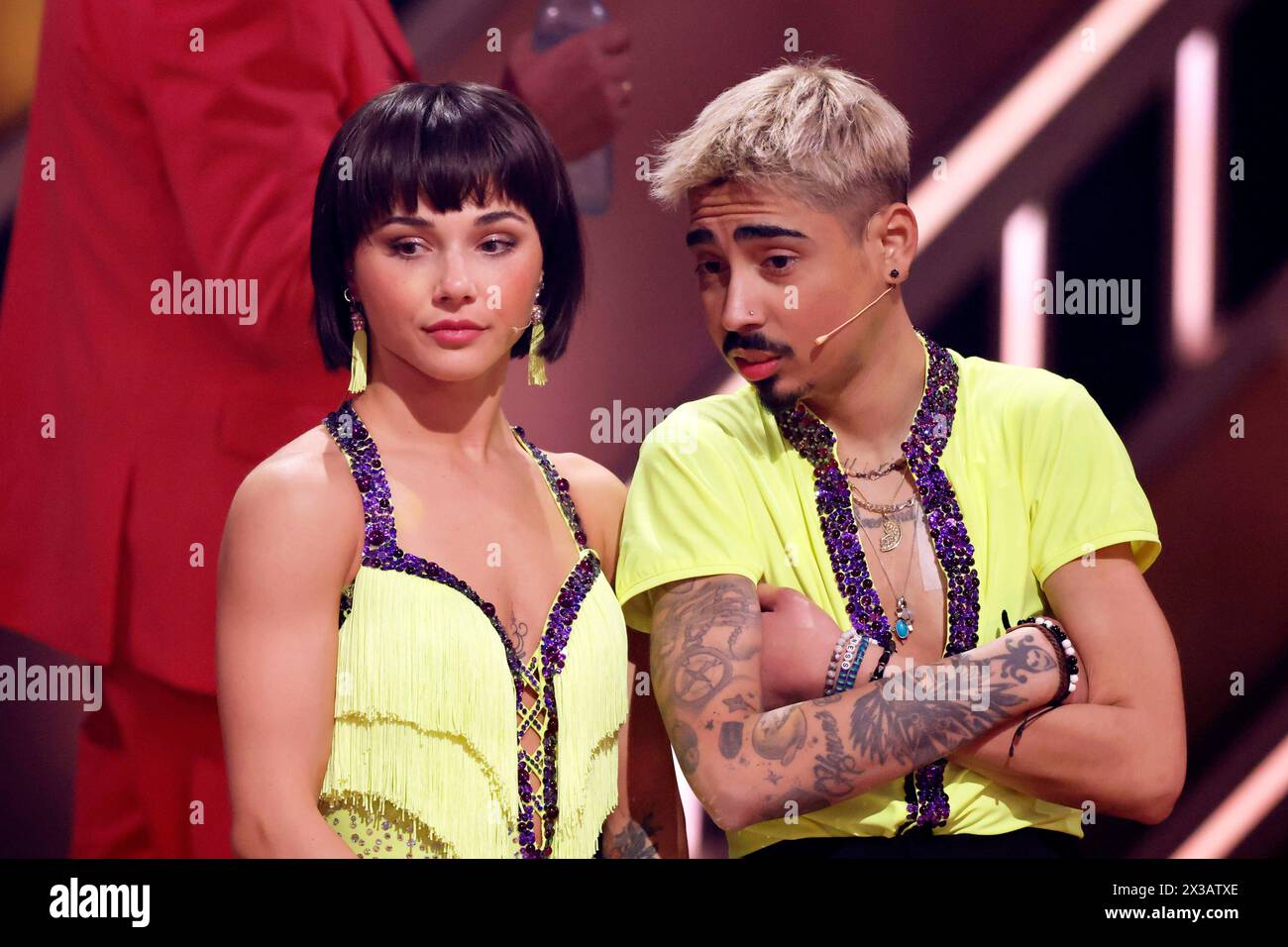 Porno yigit juni yutadi Tungi ziyofat seks video