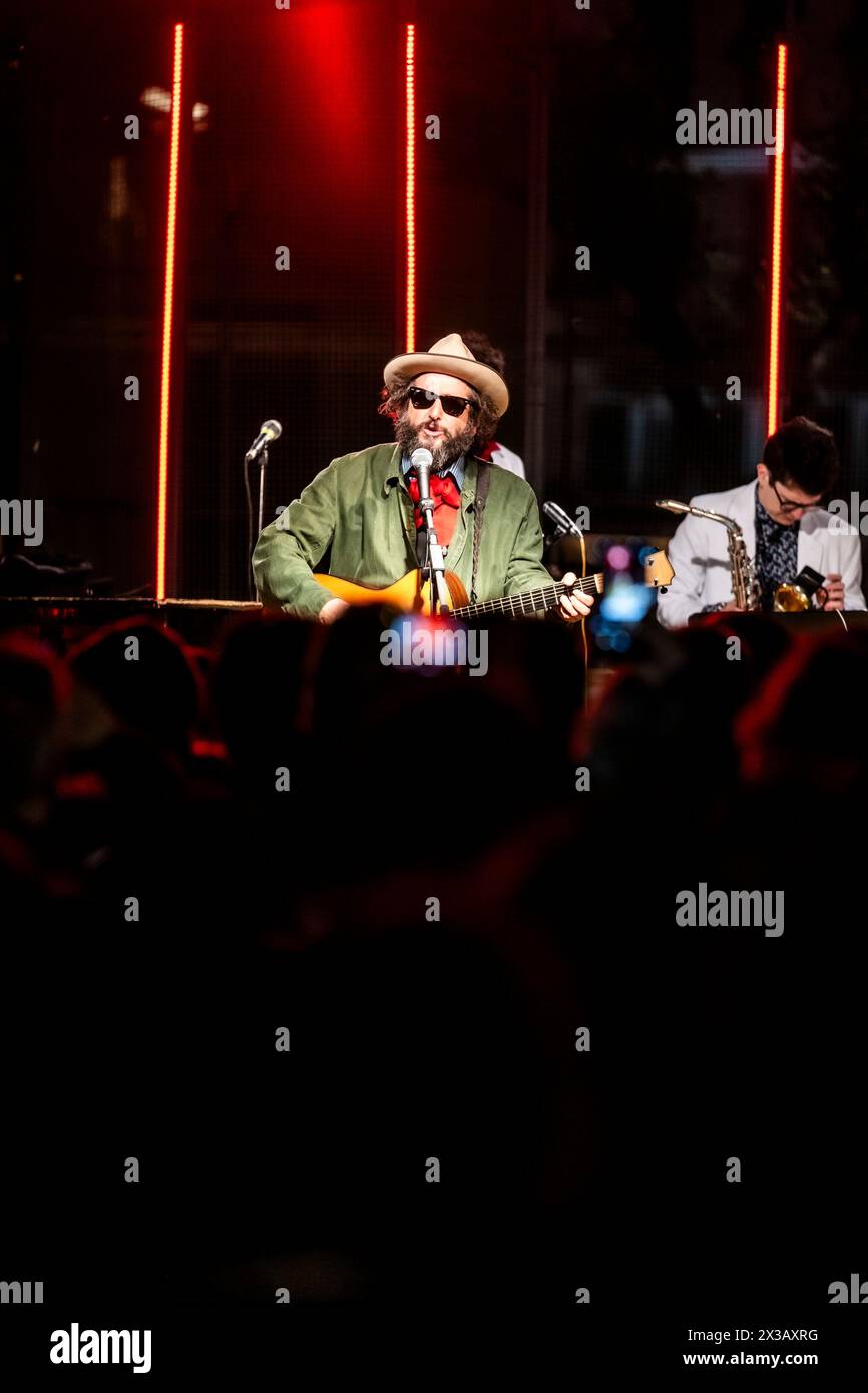 Genoa, . 25th Apr, 2024. Vinicio Capossela celebrates April 25th with a great concert in Genoa at the Luzzati Gardens Credit: Independent Photo Agency/Alamy Live News Stock Photo