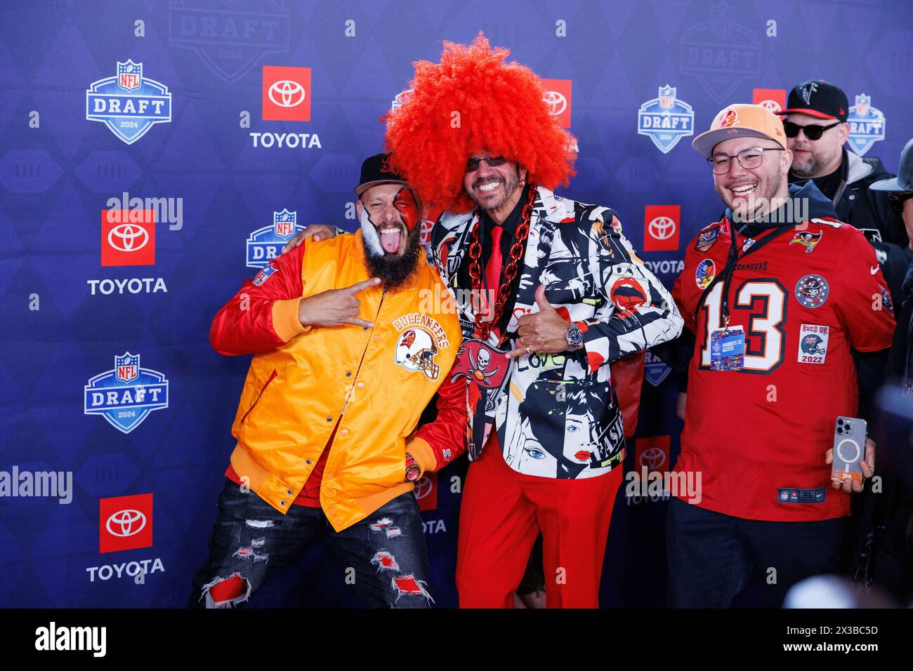 Detroit, United States. 25th Apr, 2024. NFC South fans walk the 2024 NFL Draft Red Carpet at the Fox Theatre in Detroit, Mich. on April 25, 2024. (Photo by Andrew Roth/Sipa USA) Credit: Sipa USA/Alamy Live News Stock Photo