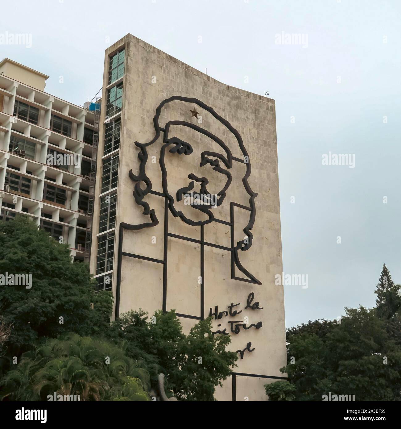 Che Guevara on the Interior Ministry building which overlooks Revolution Square in Havana, Cuba Stock Photo