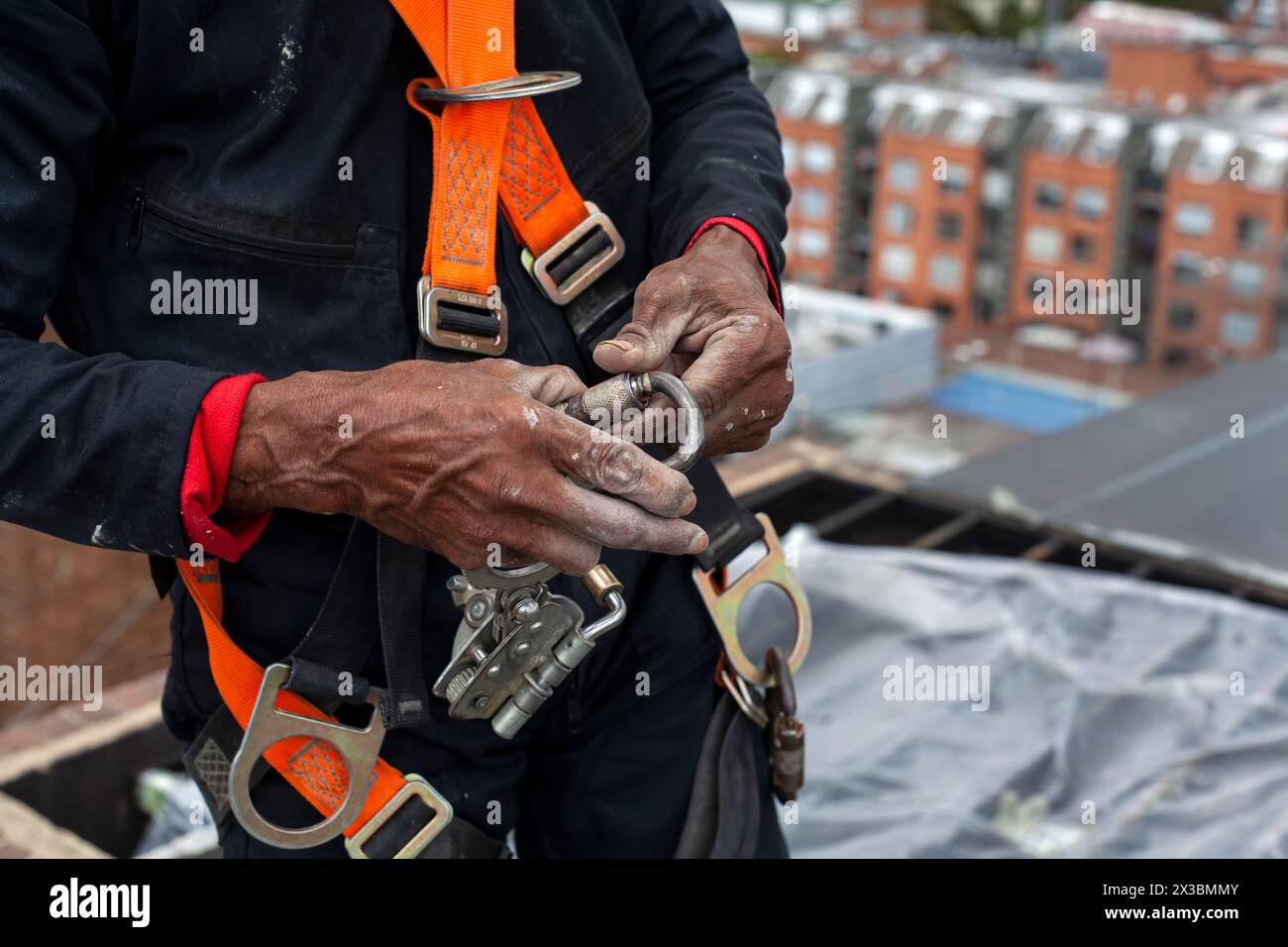 Safety harness and roof hi-res stock photography and images - Alamy