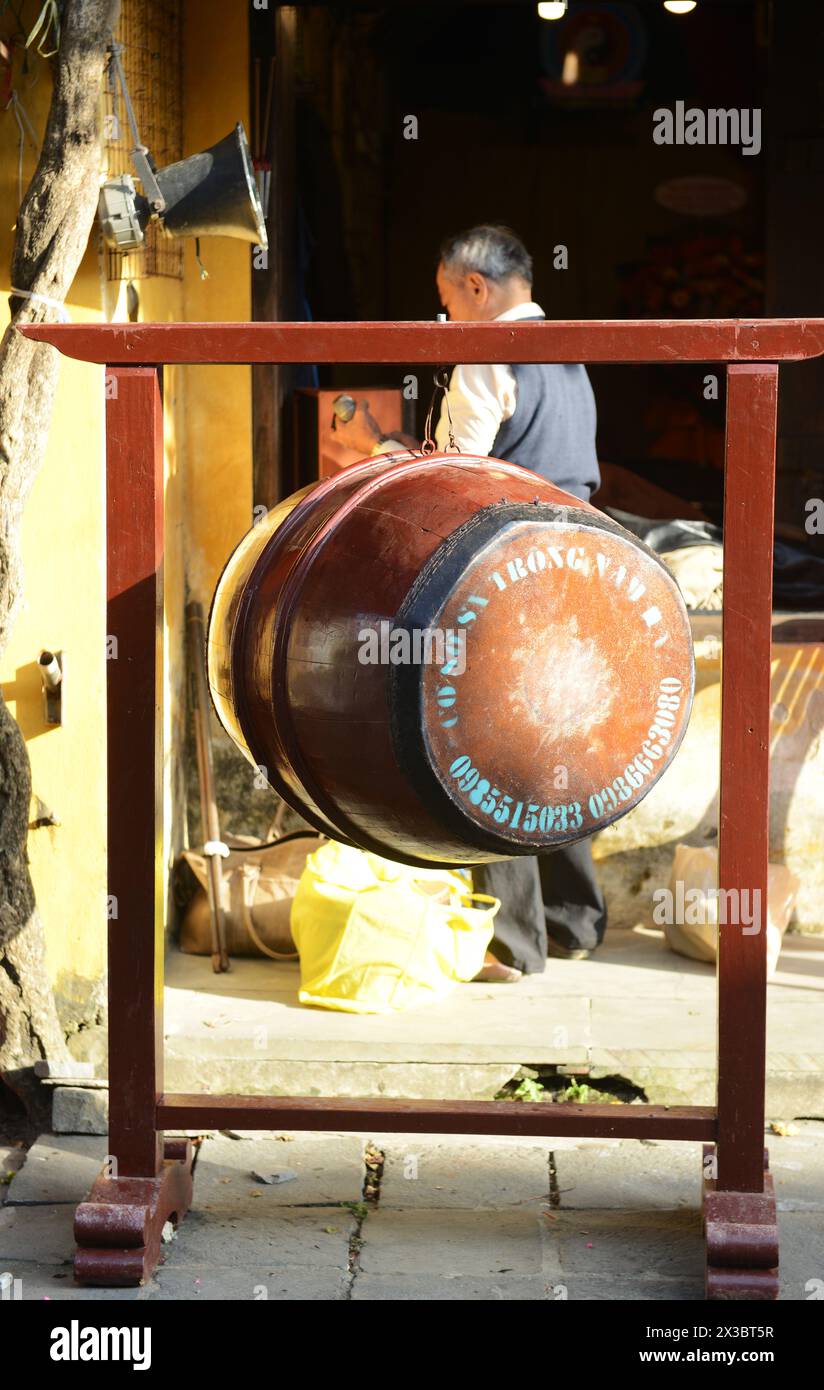 Vietnamese bass drum hi-res stock photography and images - Alamy
