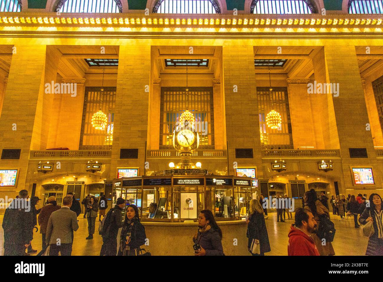 The famous four-sided opal clock of the information centre in the main hall of Grand Central Station, New York's main train station, Midtown Stock Photo