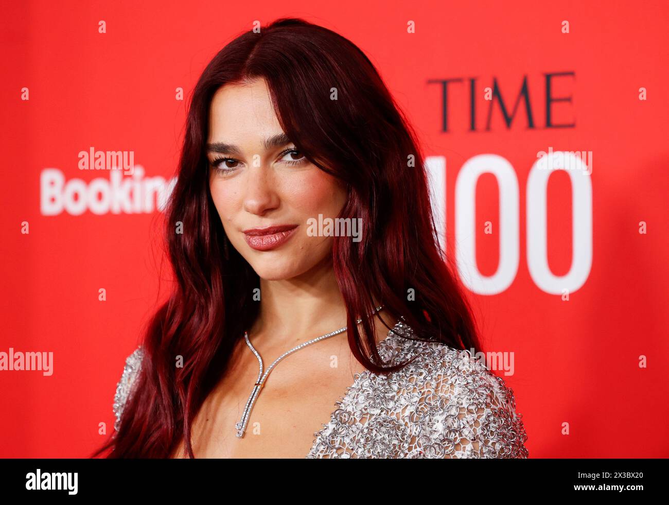 New York, United States. 25th Apr, 2024. Dua Lipa arrives on the red