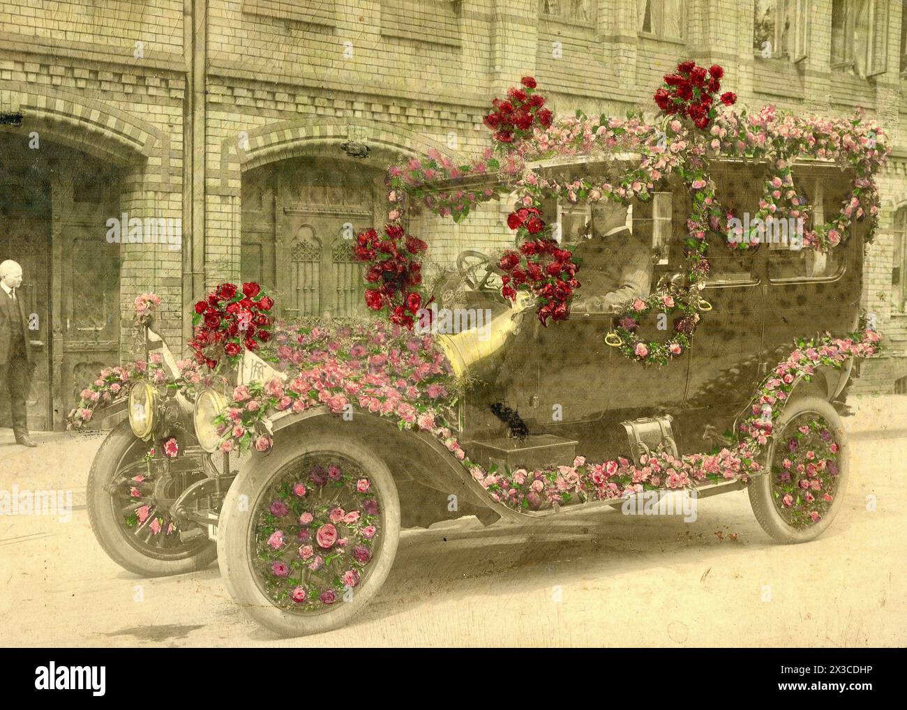Carl Thies - Flower-decorated motor vehicle from the Hanover Automobile Club for the motorcade for the inauguration of the town hall on June 20, 1913; Stock Photo
