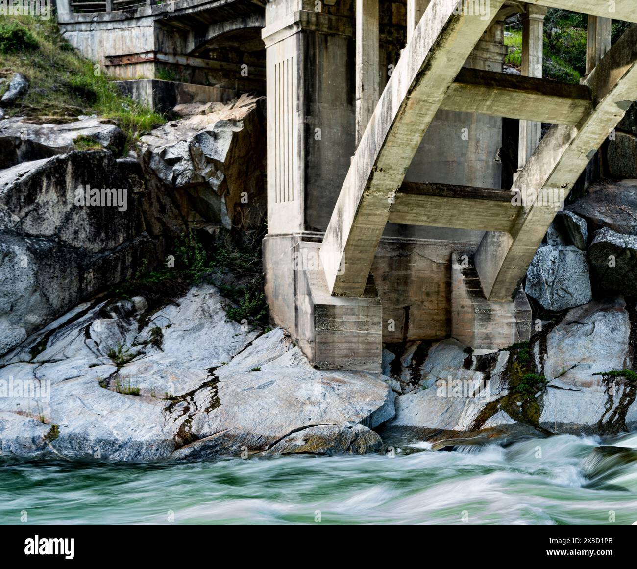 Yuba River flowing under the bridgge Stock Photo - Alamy