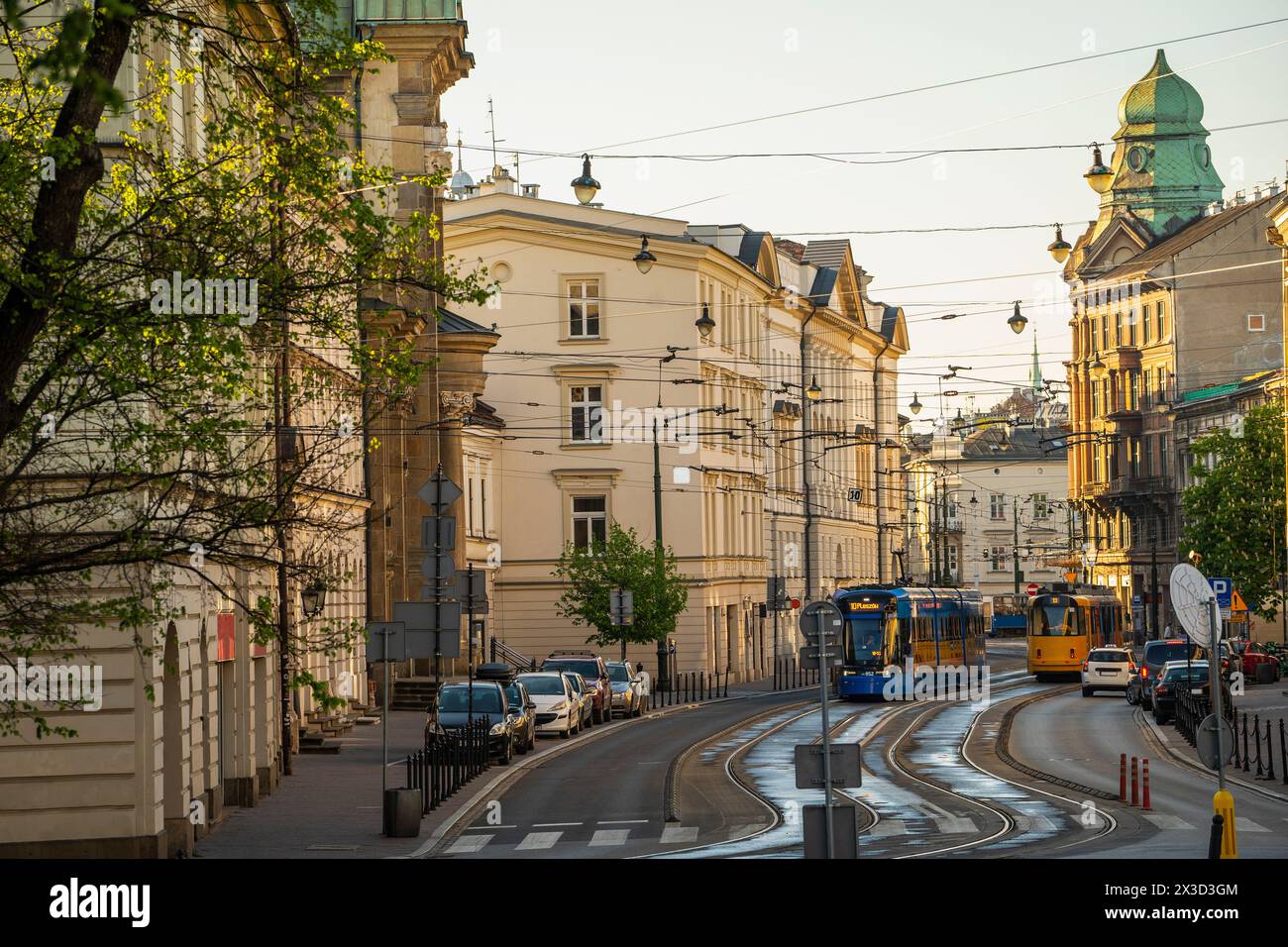 Kraków street scene exterior hi-res stock photography and images - Alamy