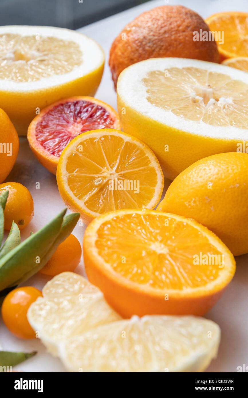 Colorful display citrus fruits hi-res stock photography and images - Alamy