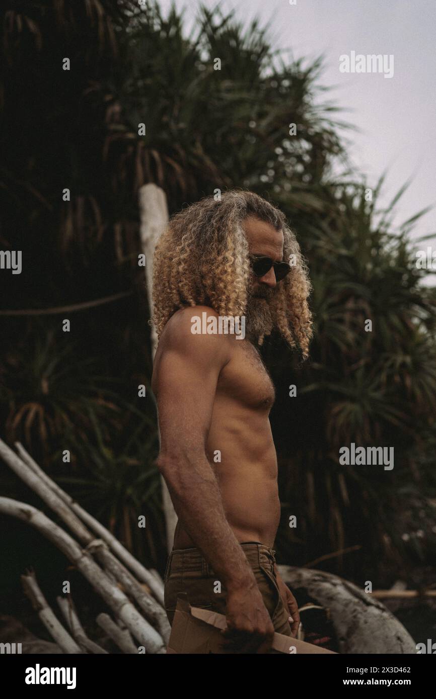 Arab male curly hair hi-res stock photography and images - Alamy