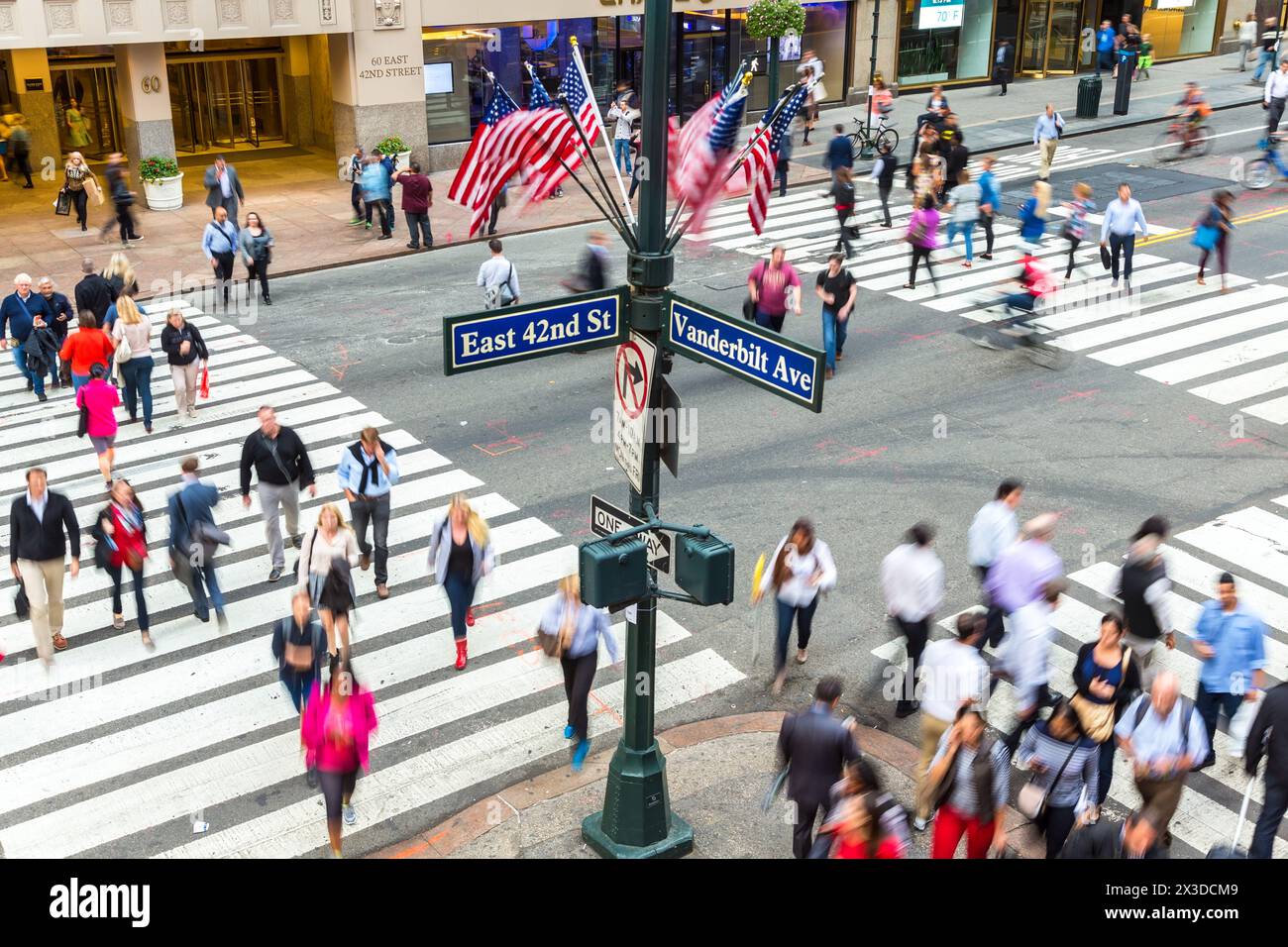 Busy pedestrian crossing, Central Manhattan, New York, USA Stock Photo