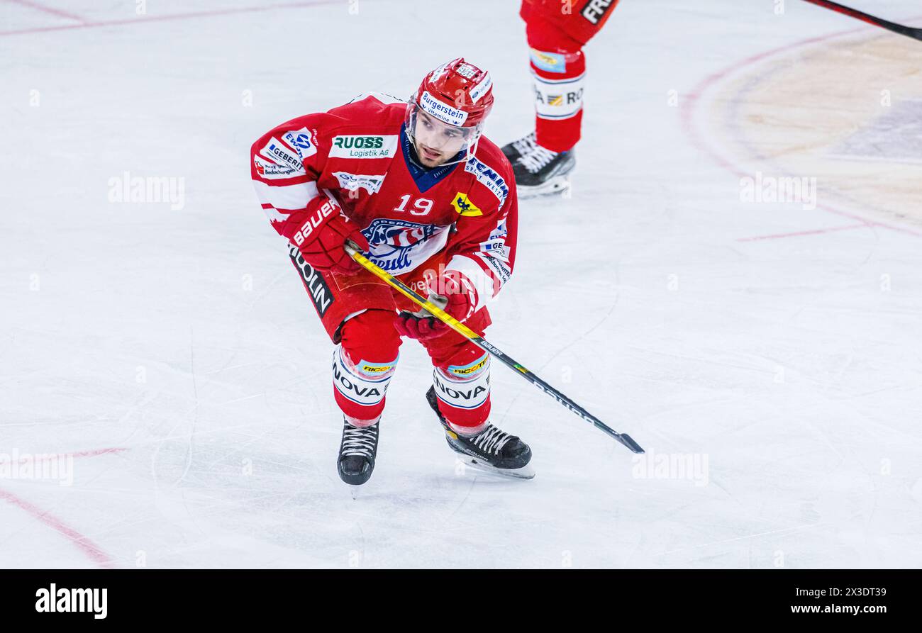 SC Rapperswil-Jona Lakers Stürmer #19 Sadin Basic während dem Spiel gegen den EHC Biel-Bienne Spirit in der St. Galler Kantonalbank Arena. (Rapperswil Stock Photo