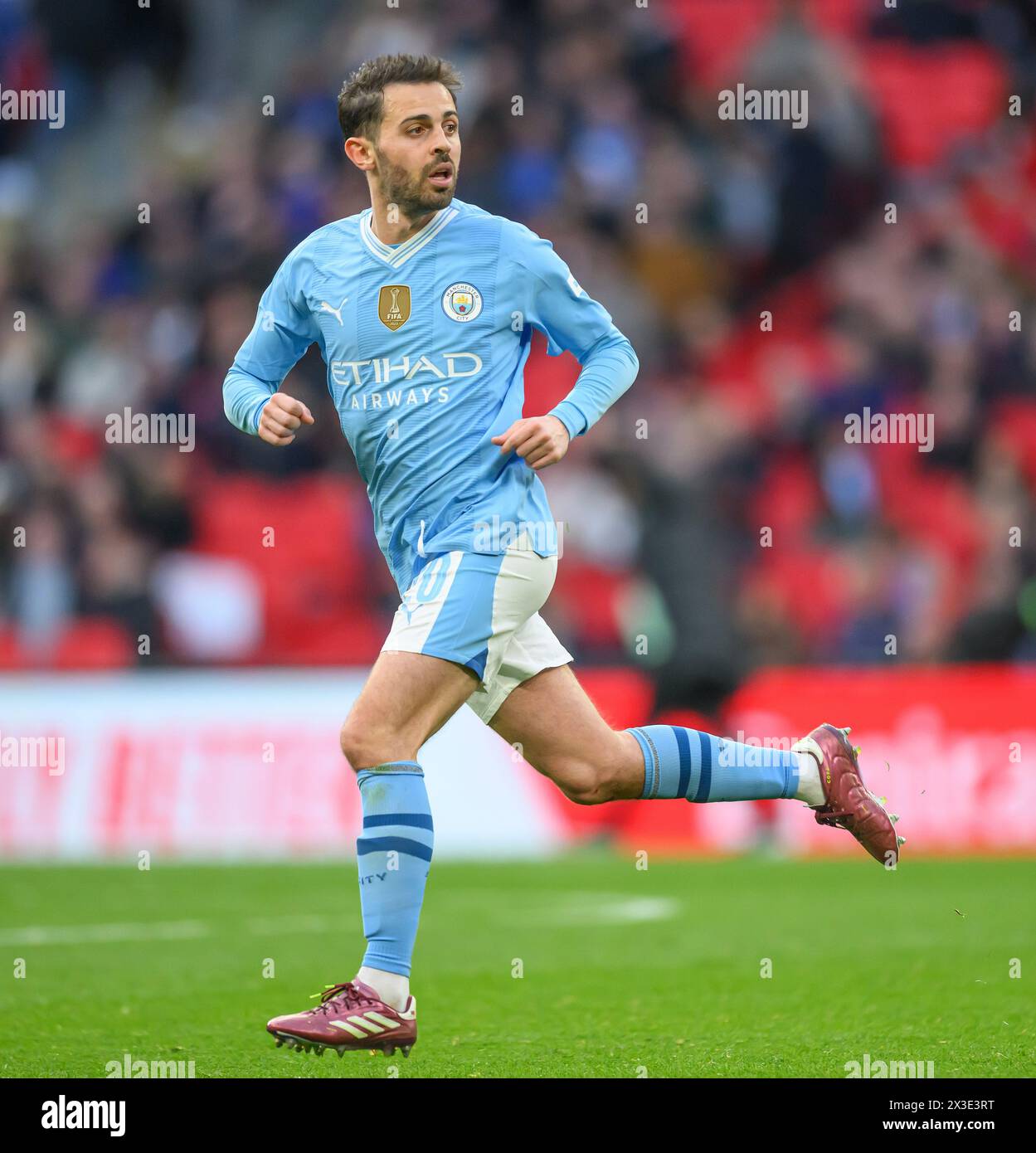 20 Apr 2024 - Manchester City v Chelsea - FA Cup Semi-Final - Wembley. Manchester City's Bernardo Silva in action.  Picture : Mark Pain / Alamy Live News Stock Photo