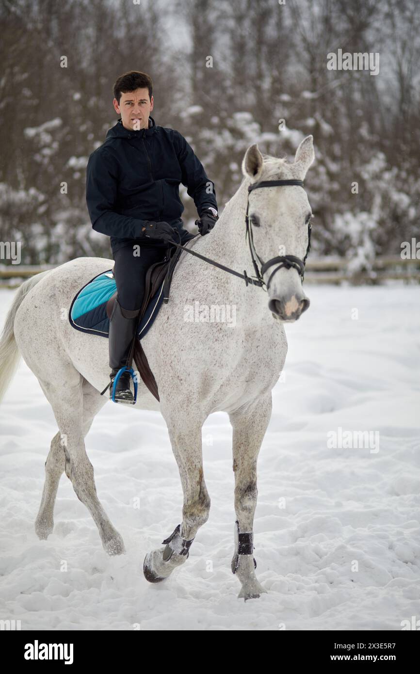Race horse stirrups black and white hi-res stock photography and images ...