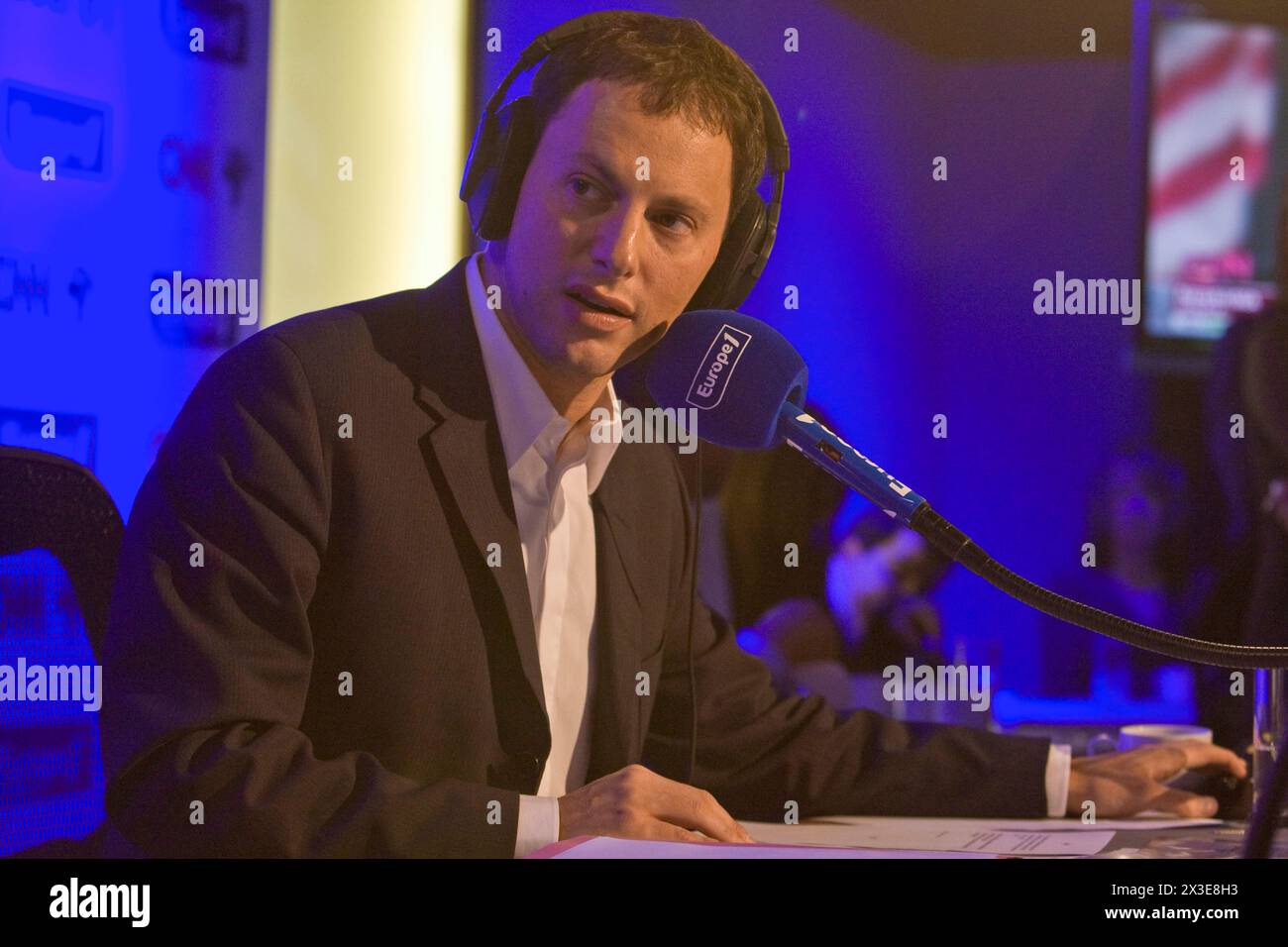EUROPE 1 RADIO PROGRAM PLUS GUESTS Stock Photo - Alamy