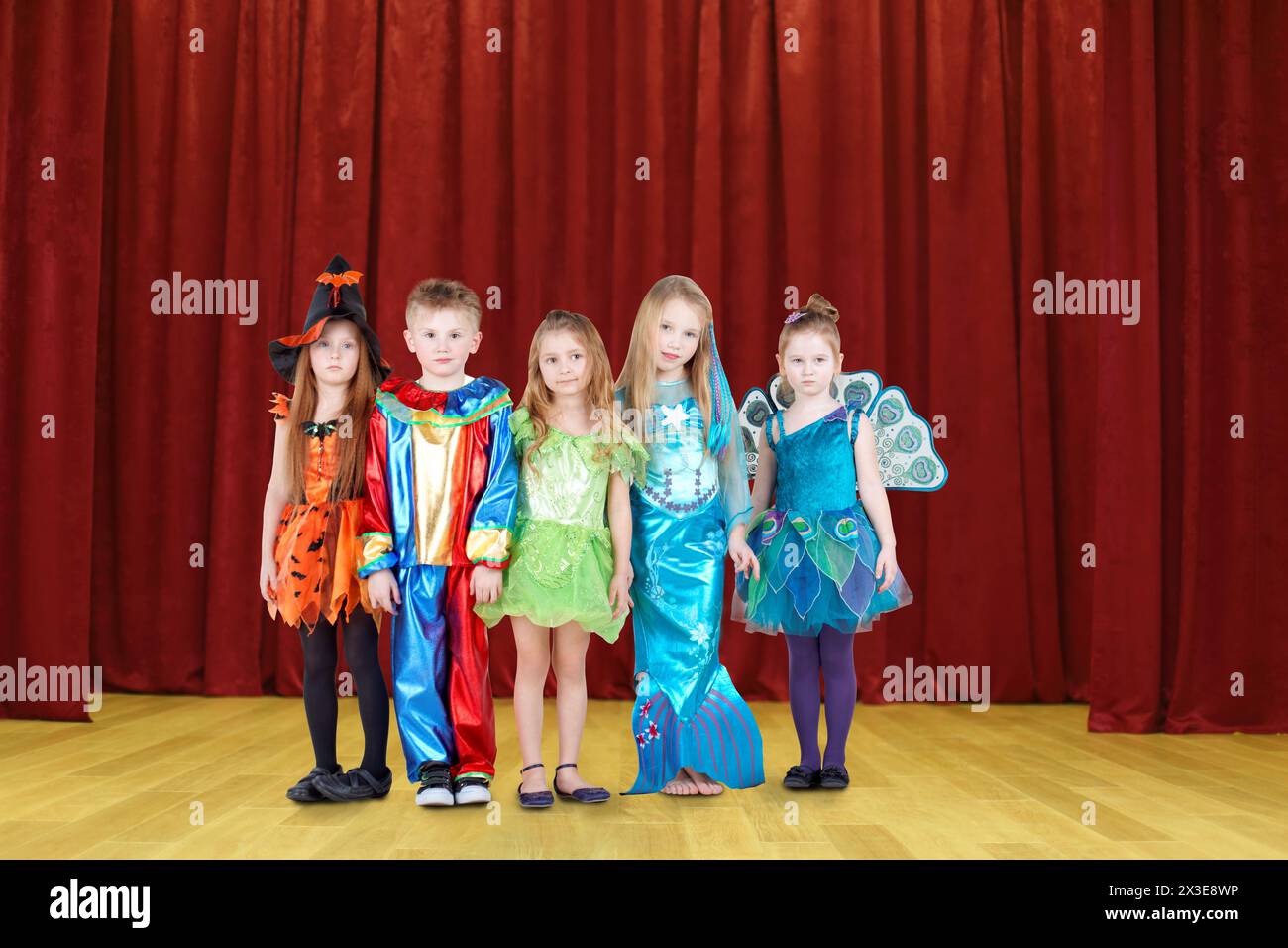Children in costumes hi-res stock photography and images - Alamy