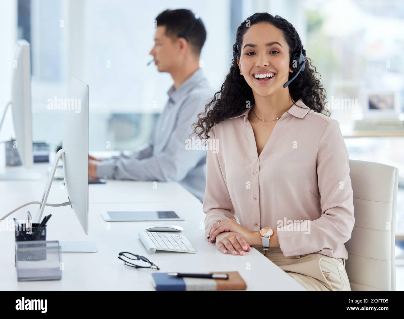 Computer contact us smile hi-res stock photography and images - Alamy
