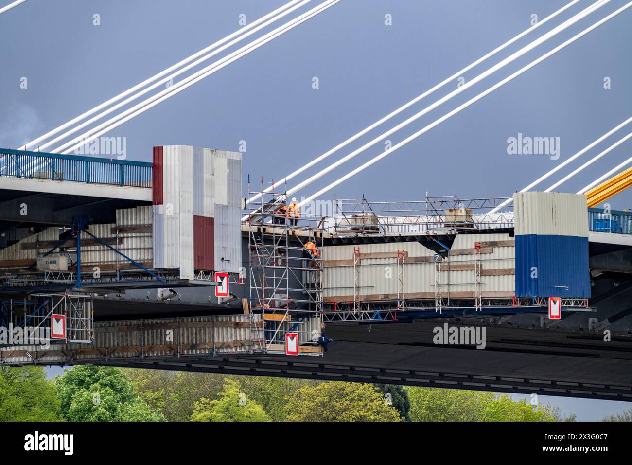 Demolition Using Wire Ropes The new Rhine bridge Neuenkamp, the A40, white pillar ropes, and the ...
