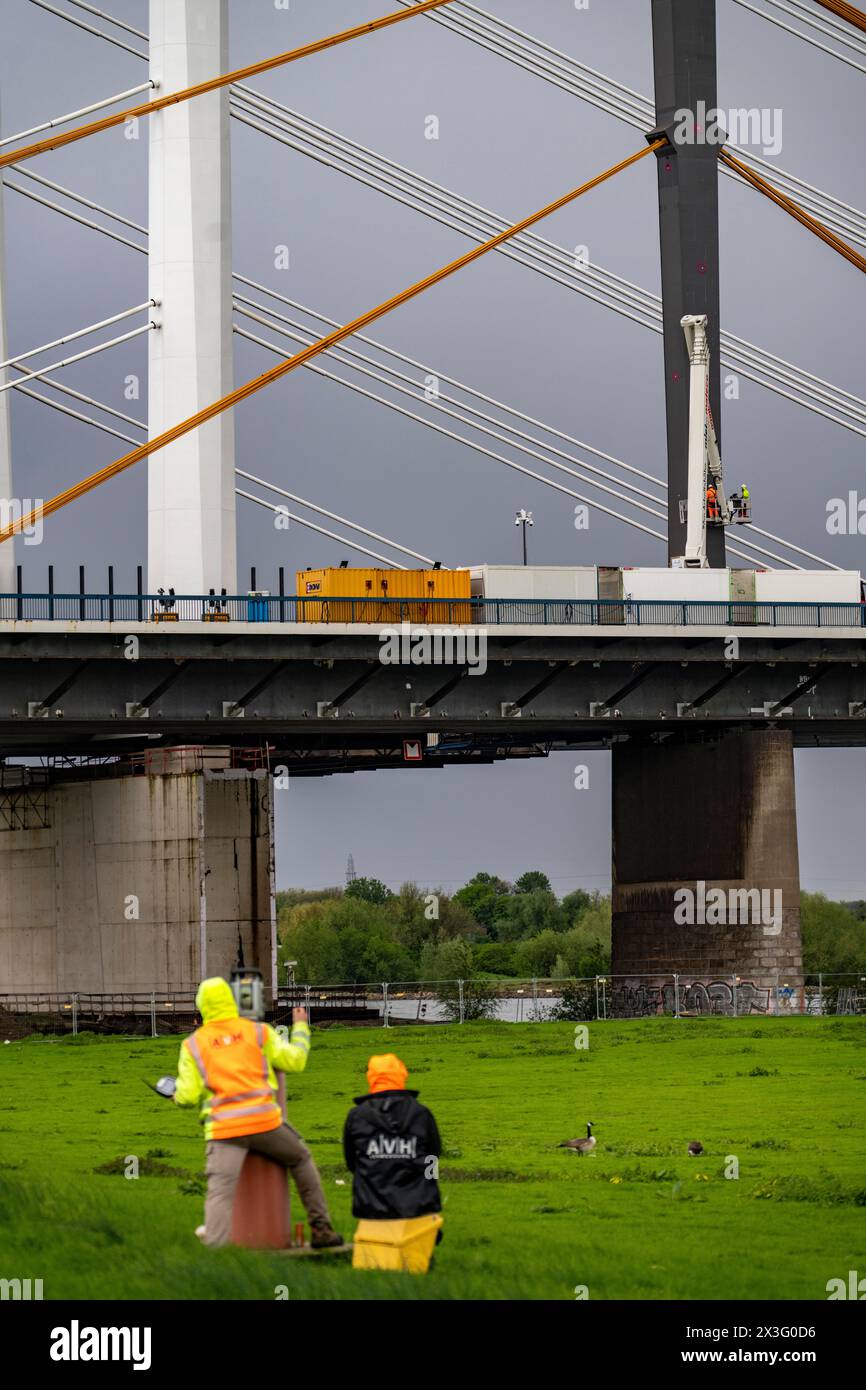 Demolition Using Wire Ropes The new Rhine bridge Neuenkamp, the A40, white pillar ropes, and the ...