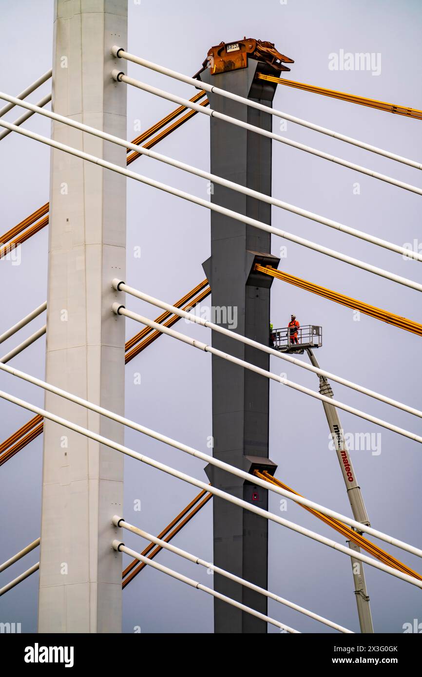 Demolition Using Wire Ropes The new Rhine bridge Neuenkamp, the A40, white pillar ropes, and the ...