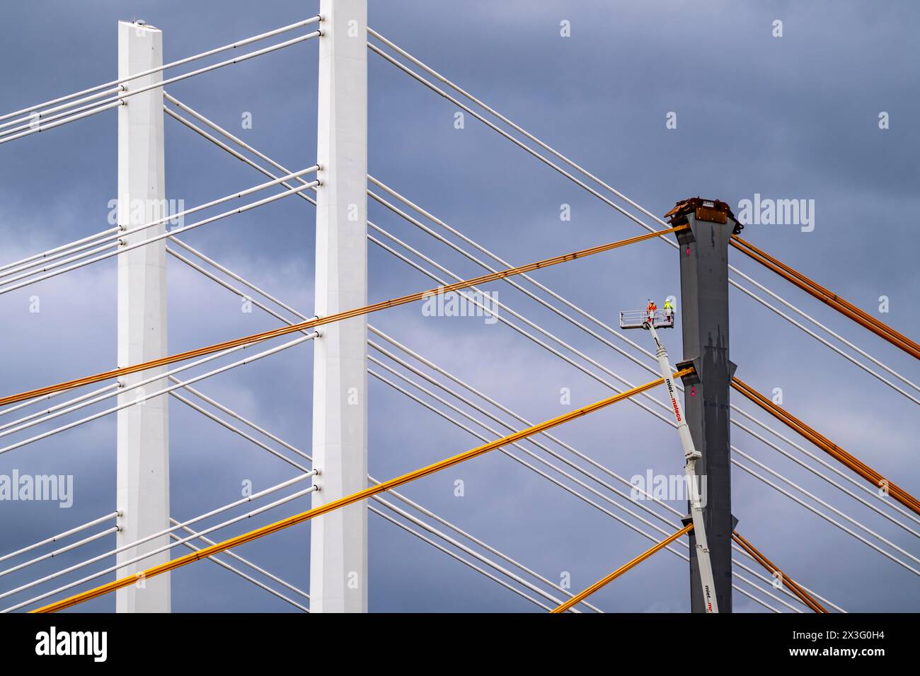 Demolition Using Wire Ropes The new Rhine bridge Neuenkamp, the A40, white pillar ropes, and the ...