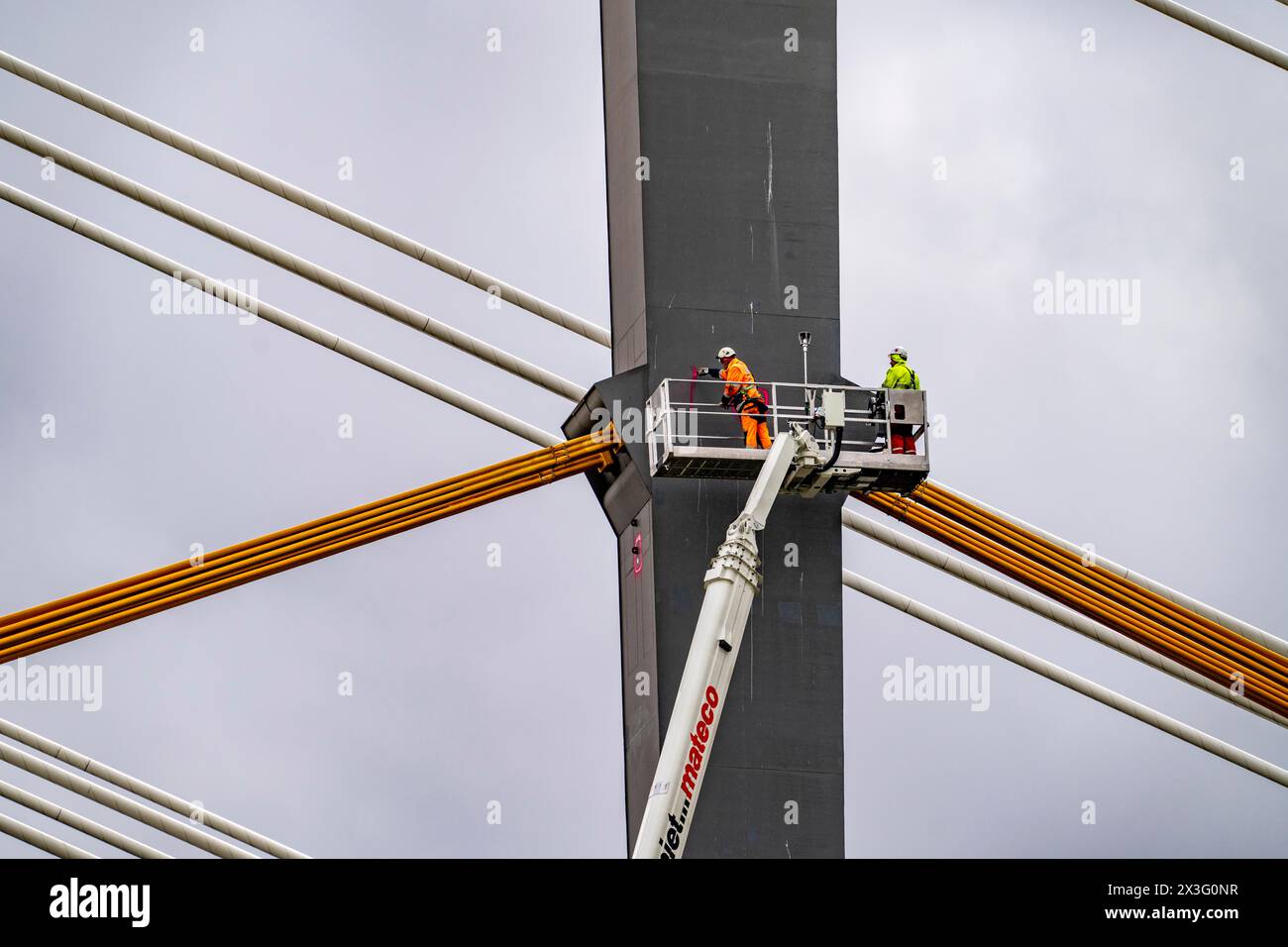 Demolition Using Wire Ropes The new Rhine bridge Neuenkamp, the A40, white pillar ropes, and the ...