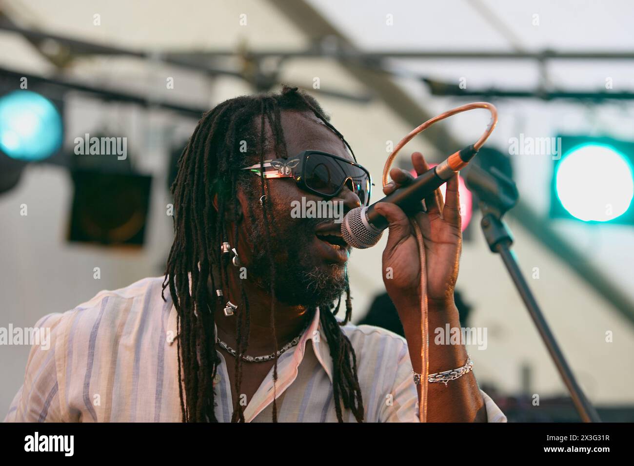 Jamaican emigrant to the united kingdom hi-res stock photography and ...