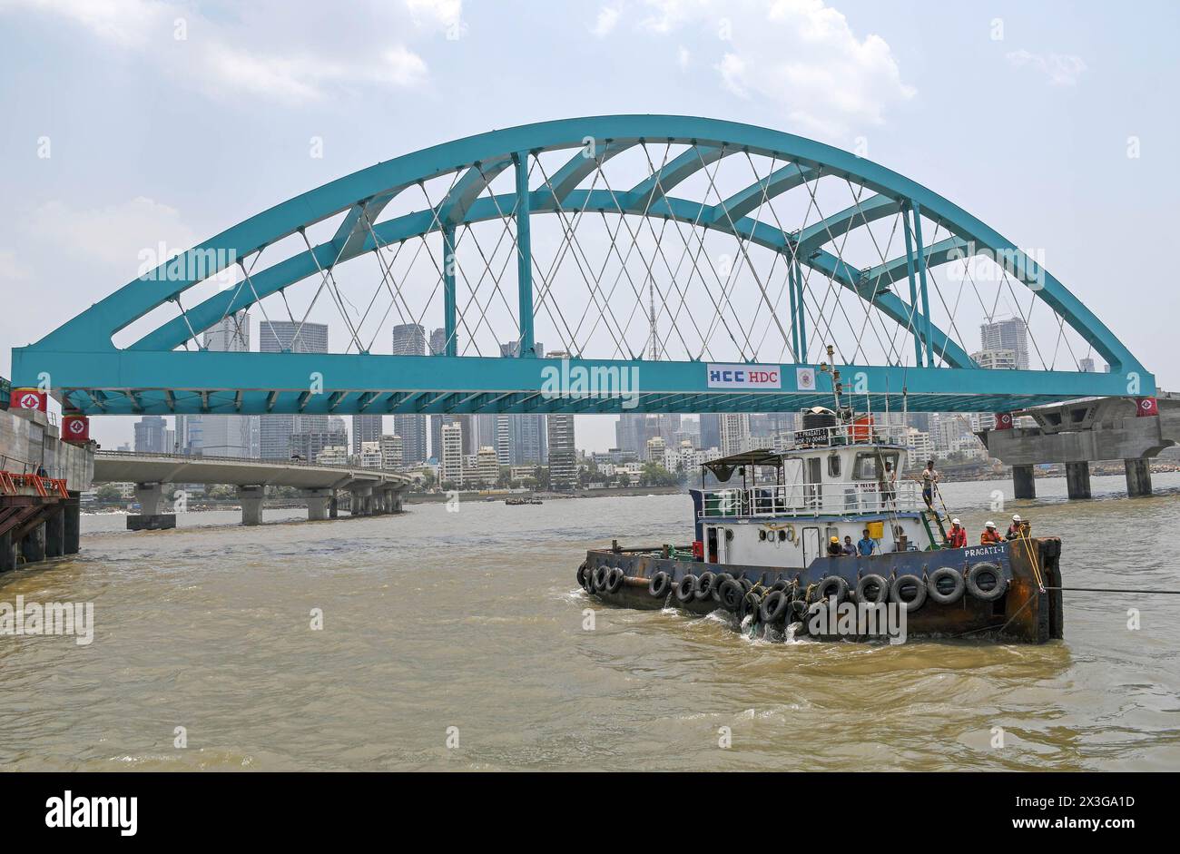 Mumbai, Maharashtra, India. 26th Apr, 2024. Bow string arch bridge connecting coastal road to Bandra Worli sealink is installed at the Worli (area in South Mumbai) end in Mumbai. (Credit Image: © Ashish Vaishnav/SOPA Images via ZUMA Press Wire) EDITORIAL USAGE ONLY! Not for Commercial USAGE! Credit: ZUMA Press, Inc./Alamy Live News Stock Photo