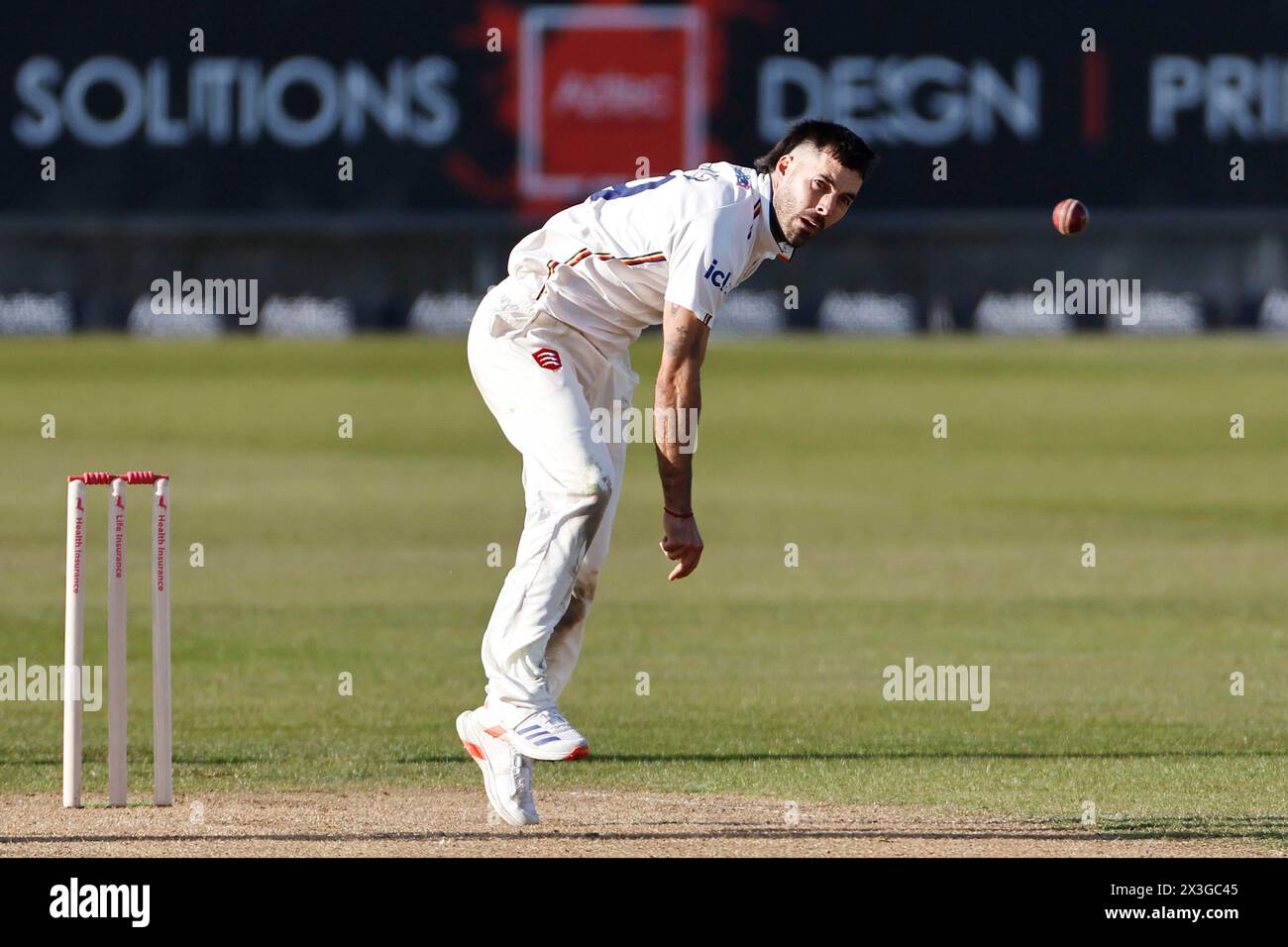 Shane Snater of Essex bowling during the LV= County Championship match between Durham County Cricket Club and Essex at the Seat Unique Riverside, Chester le Street on Friday 26th April 2024. (Photo: Mark Fletcher | MI News) Credit: MI News & Sport /Alamy Live News Stock Photo