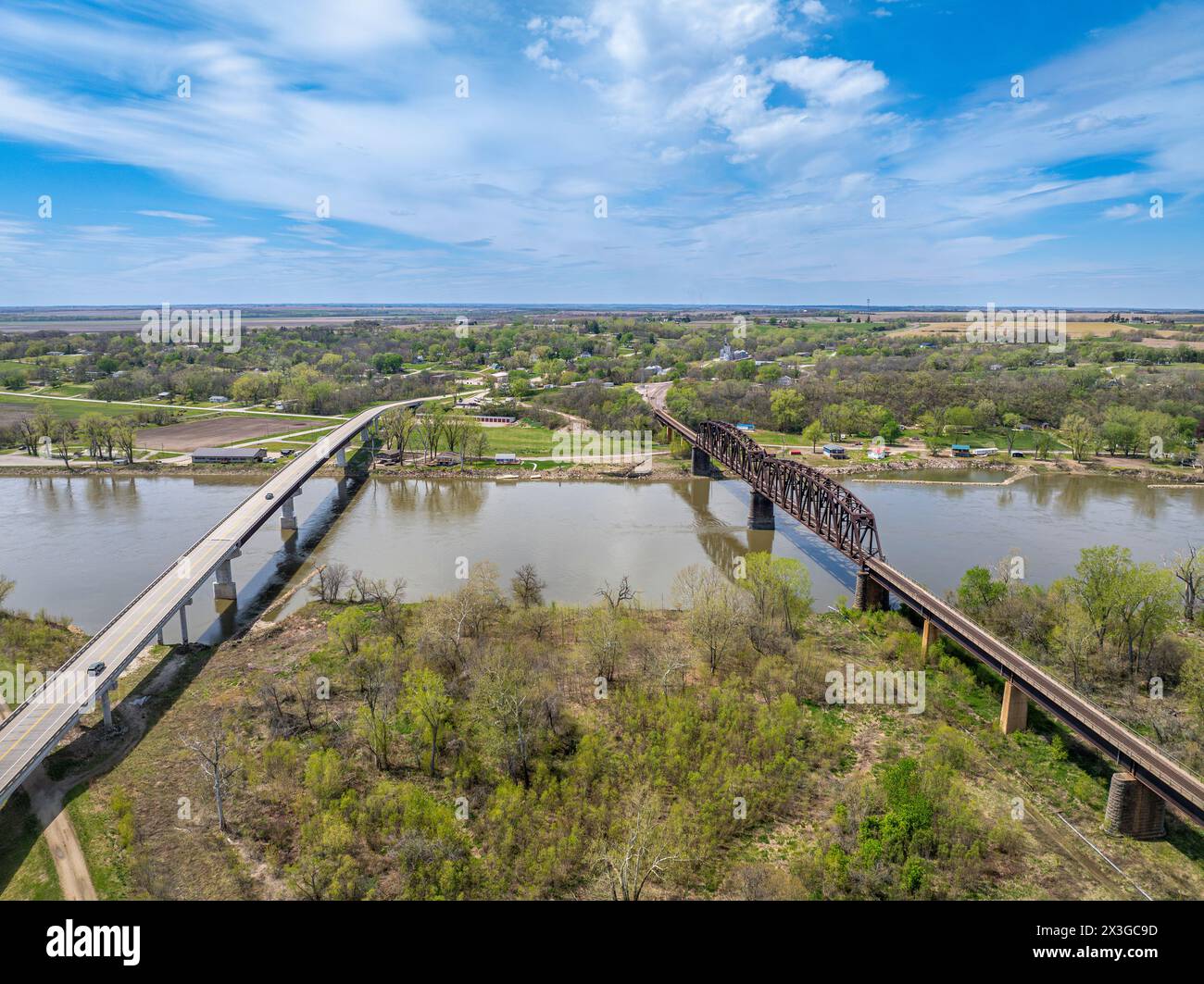 Highway and railroad bridges across the Missouri RIver at Rulo