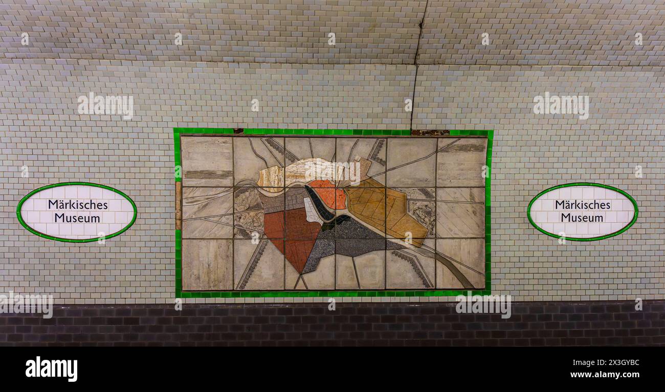 Interior photograph, wall mosaic, Maerkisches Museum underground ...