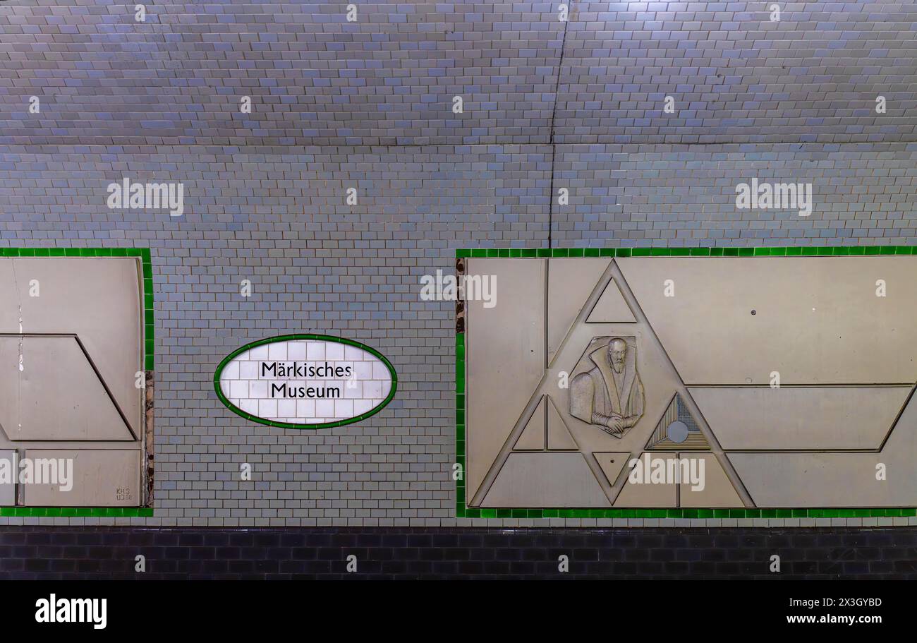 Interior photograph, wall mosaic, Maerkisches Museum underground ...