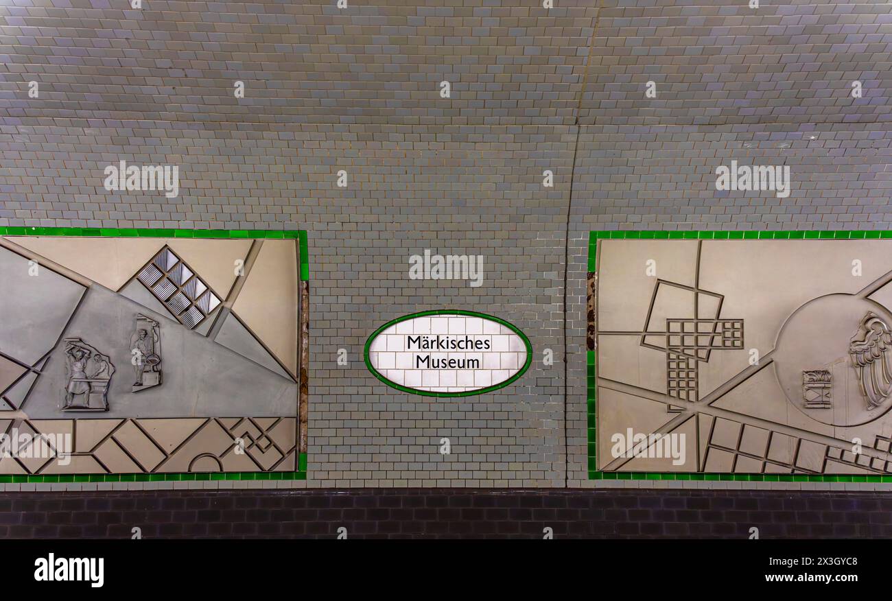 Interior photograph, wall mosaic, Maerkisches Museum underground ...