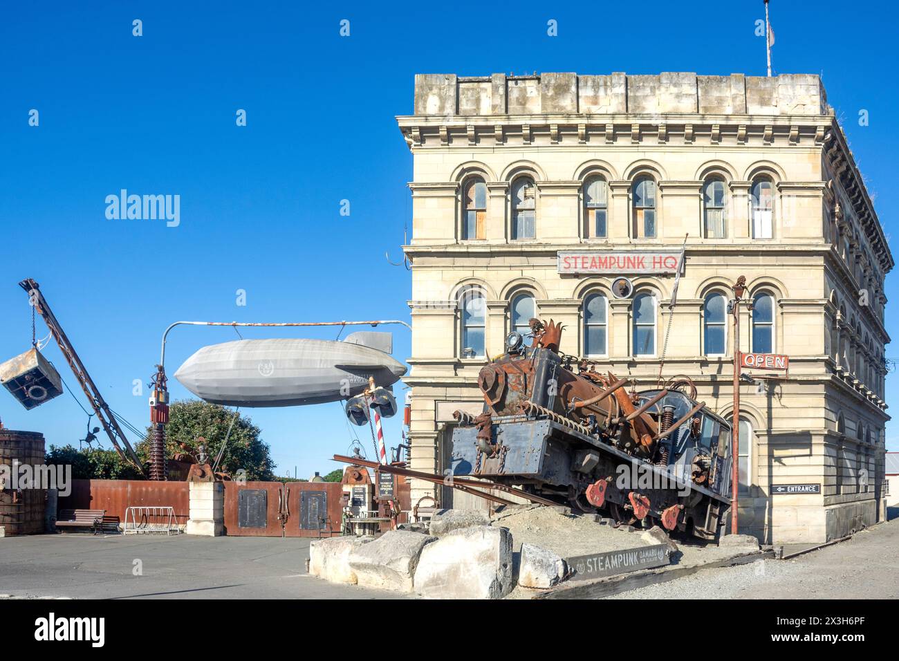 Steampunk HQ Museum in Oamaru's Victorian Precinct, Humber Street, Oamaru (Te Oha-a-Maru), Otago Region, South Island, New Zealand Stock Photo