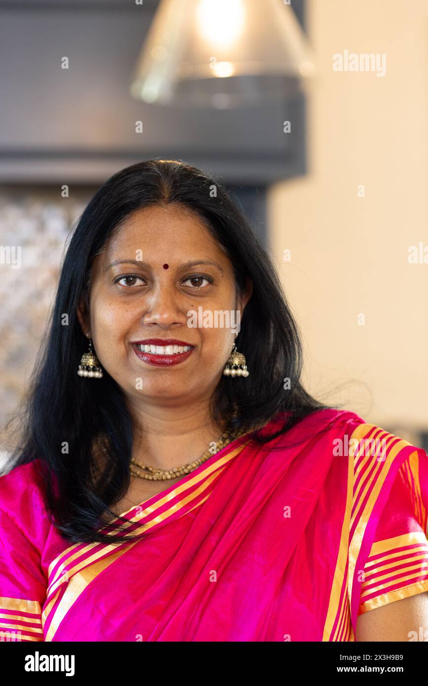 Indian Mature Woman Saree Hi res Stock Photography And Images Alamy indian-mature-woman-saree-hi-res-stock-photography-and-images-alamy