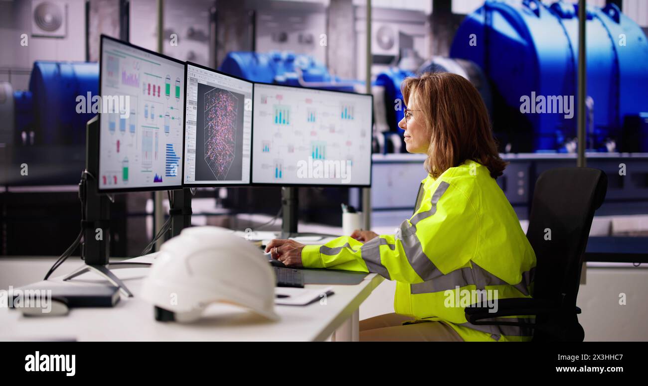 Engineer Operators Using Scada System At Industrial Plant Stock Photo ...