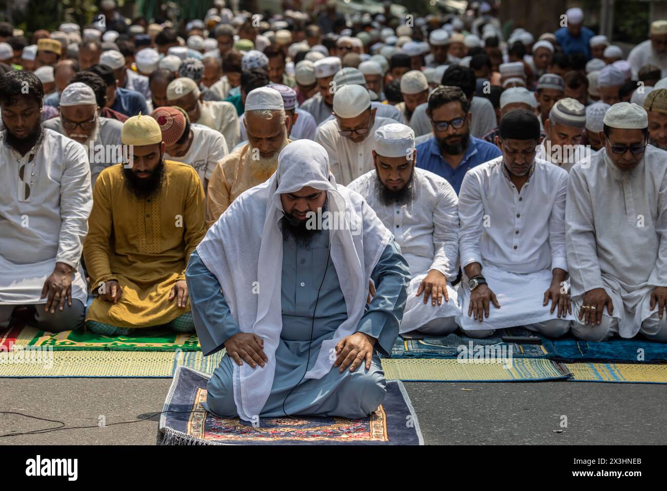 Dhaka, Bangladesh. 27th Apr, 2024. Muslims offer special prayers for rains in Bangladesh's capital Dhaka. In a heartfelt display of faith and unity, people gathered at the Masjid premises of Dhanmondi to participate in Istishka prayers (Special prayers), begging the mercy of the Almighty Allah for rains and respite from the sweltering temperatures. Credit: SOPA Images Limited/Alamy Live News Stock Photo