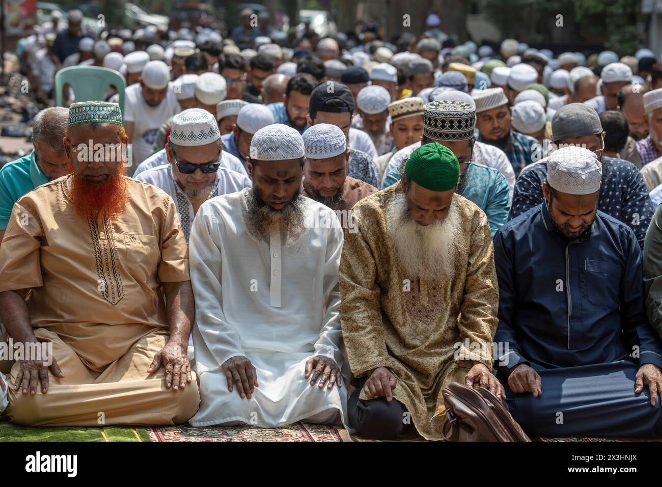 Dhaka, Bangladesh. 27th Apr, 2024. Muslims offer special prayers for rains in Bangladesh's capital Dhaka. In a heartfelt display of faith and unity, people gathered at the Masjid premises of Dhanmondi to participate in Istishka prayers (Special prayers), begging the mercy of the Almighty Allah for rains and respite from the sweltering temperatures. Credit: SOPA Images Limited/Alamy Live News Stock Photo