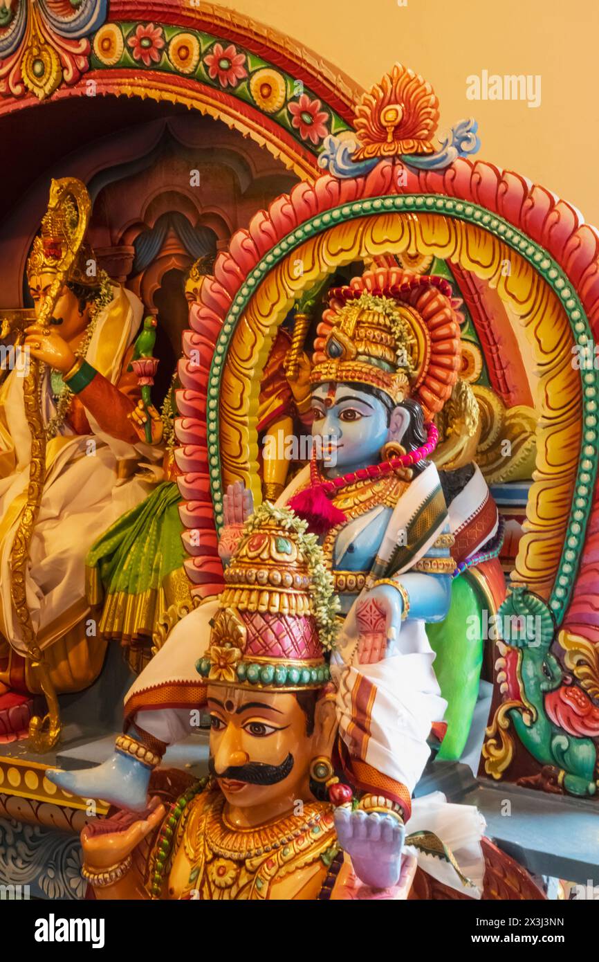 Inside statues of hindu deities hi-res stock photography and images - Alamy