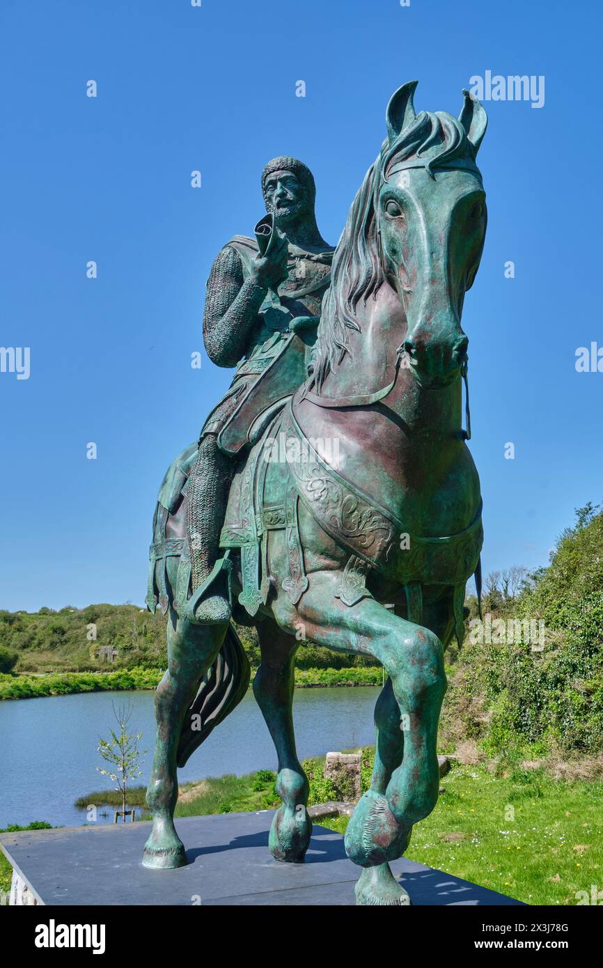 William Marshall statue outside Pembroke Castle, Pembroke, Pembrokeshire, Wales Stock Photo